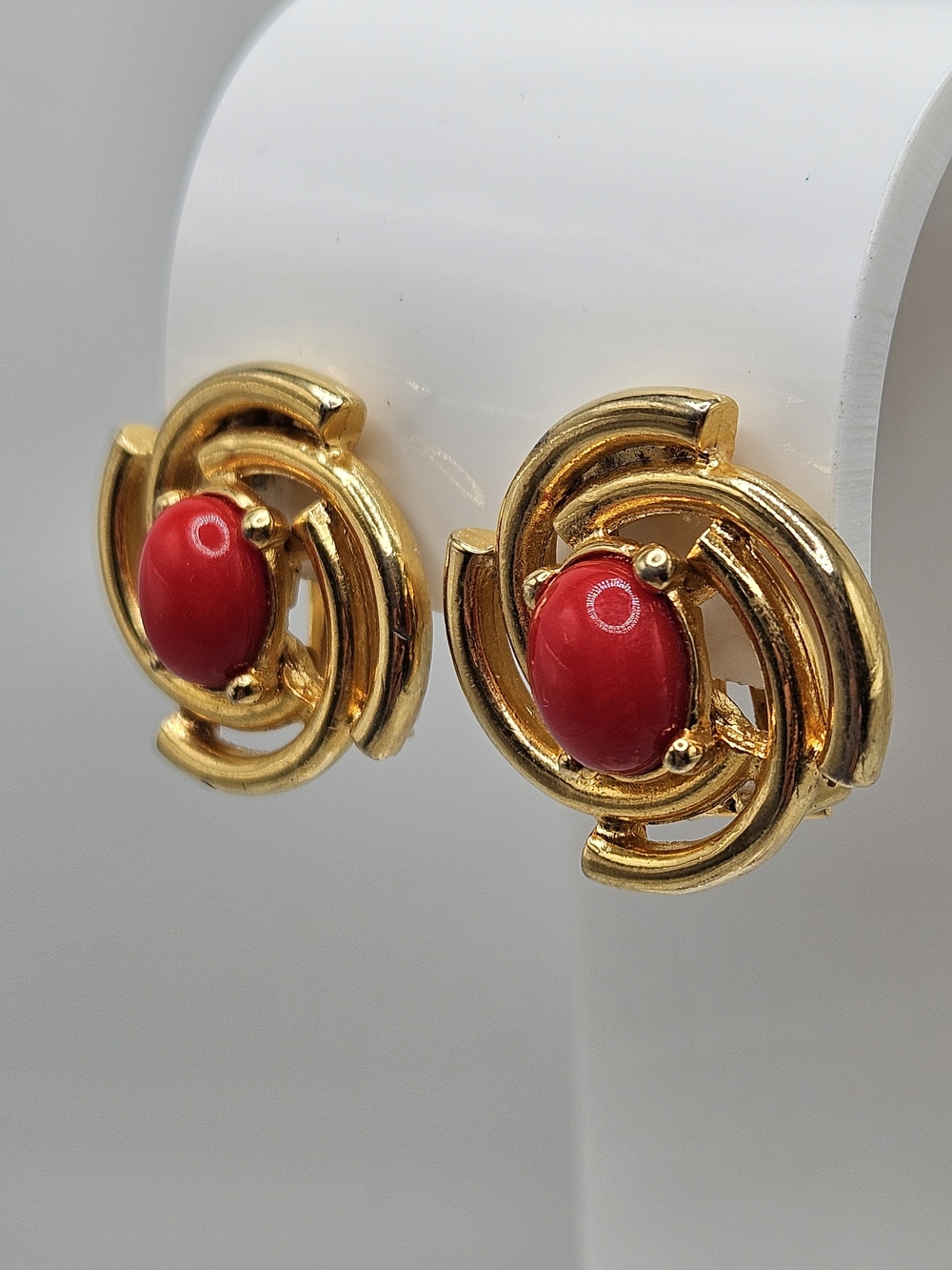 VINTAGE PAOLO GUCCI Gold Plated Red Cabochon Clip On Earrings Signed